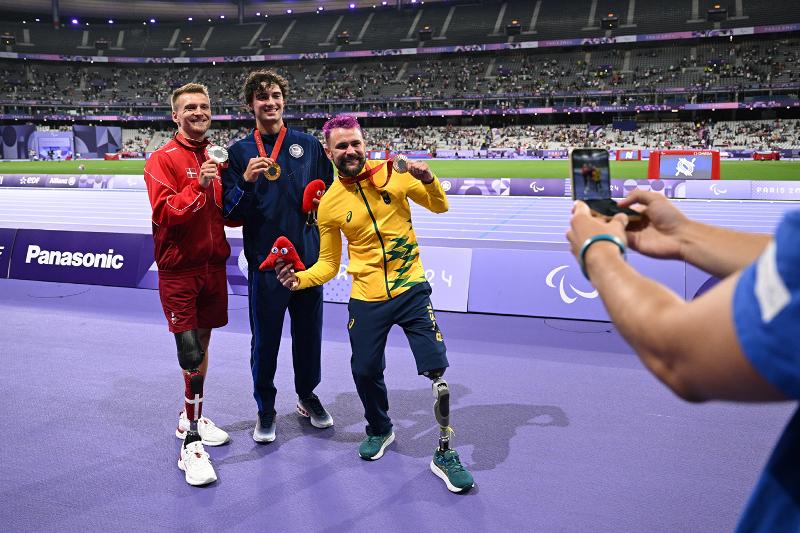 013-Paralympic-Victory-Selfie.jpg