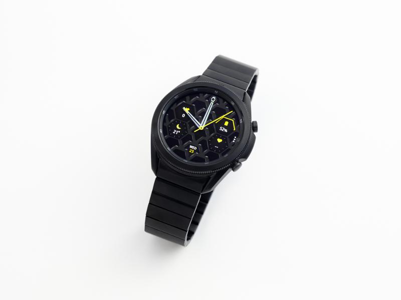 001_galaxywatch3_titanium-1.jpg