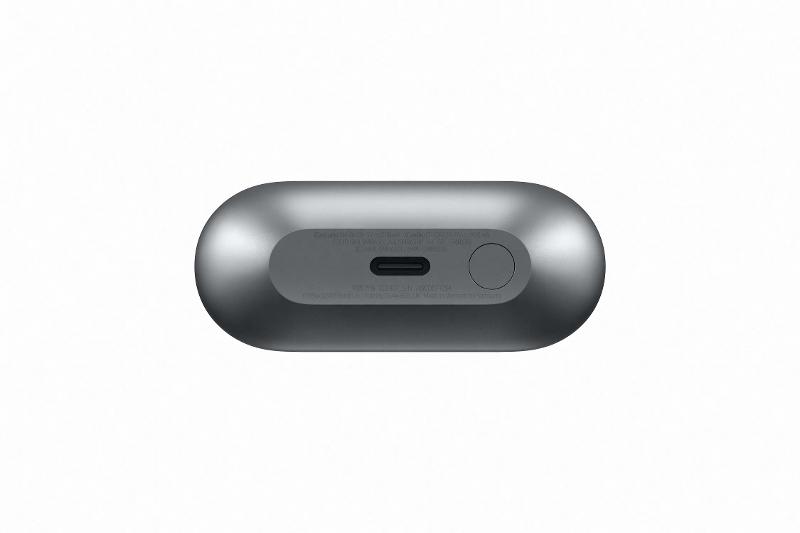 008-galaxy-buds3pro-silver-case-bottom.jpg