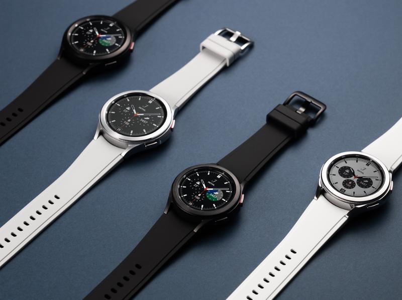 004_galaxywatch4classic_family_black_silver.jpg