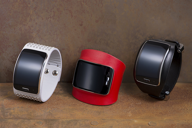 Diesel Black Gold Introduces Custom Samsung Gear S at Runway Show