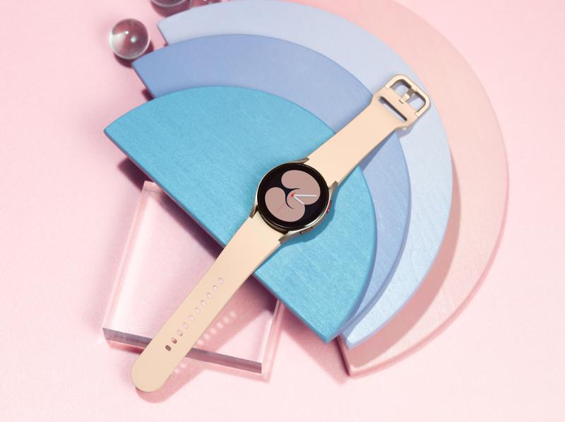 003_galaxywatch4_pinkgold.jpg