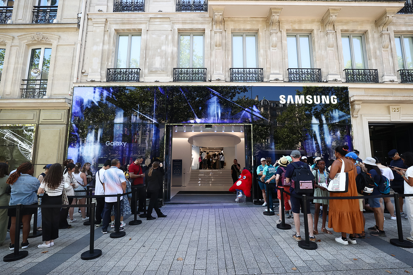 body image of Paris 2024: Samsung Galaxy Embraces a ‘Games Wide Open’ and Powers Paris 2024 to Memorable Milestones