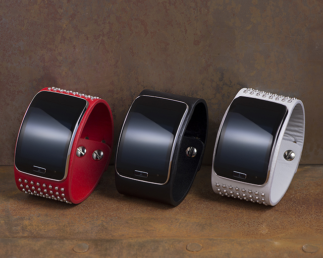 Diesel Black Gold Introduces Custom Samsung Gear S at Runway Show